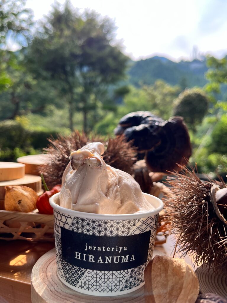和栗ジェラートと栗、名栗の山並み