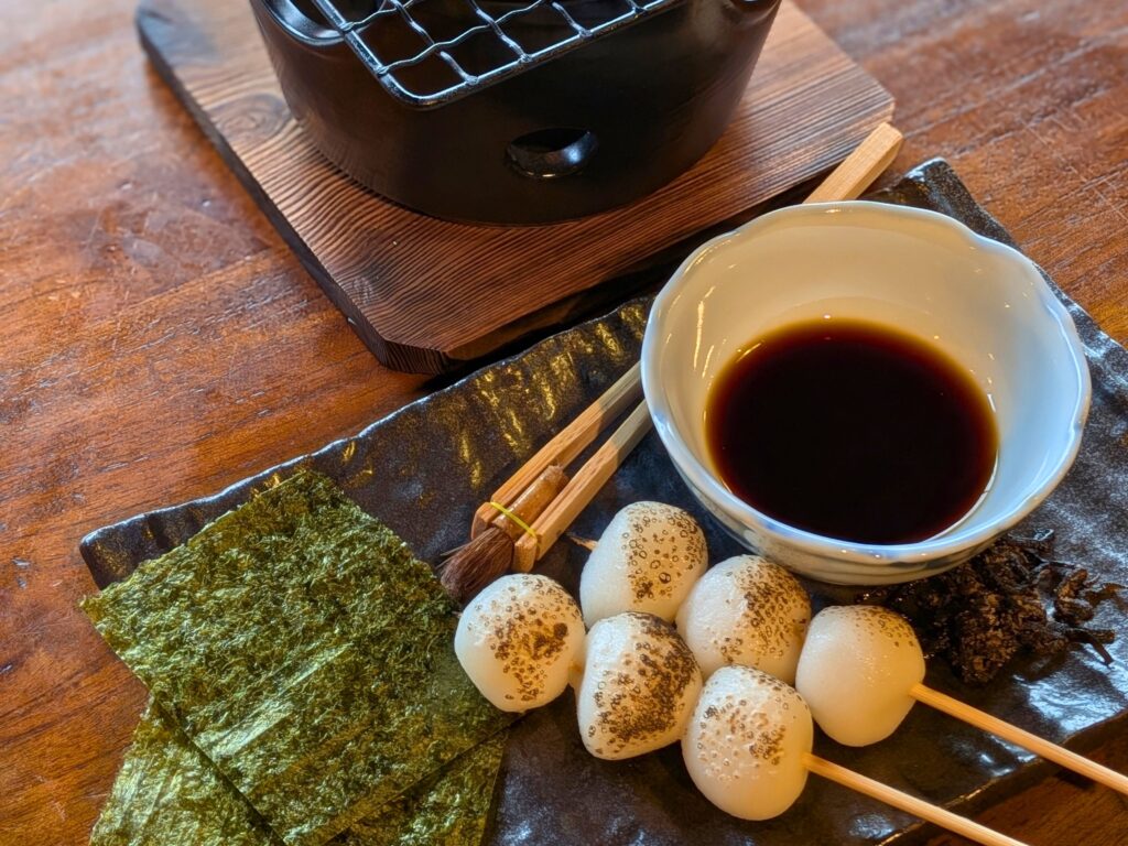 秋の重ね 七輪で焼き上げる磯辺団子
